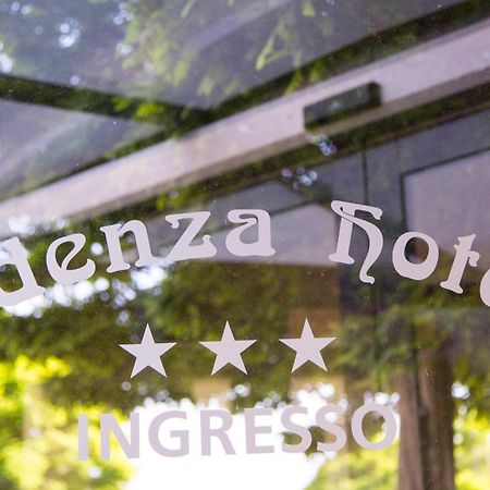Hotel Fidenza Exteriör bild